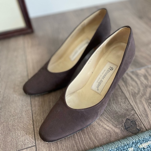 Etienne Aigner Designer Vintage Block Heel Taylor Pumps - Picture 3 of 3